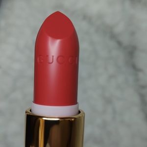 Gucci lipstick three wise girls satin 401
